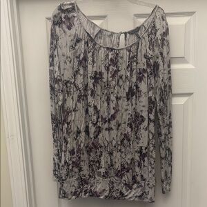 Daisy Fuentes Purple and Gray Patterned Top